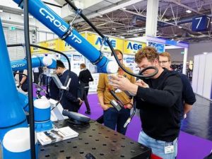 Спільний, стаціонарний чи мобільний: який зварювальний робот відповідає потре...